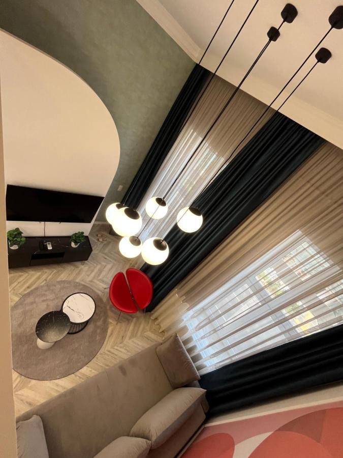 Central Gallery Apartment Дебрецен Екстер'єр фото