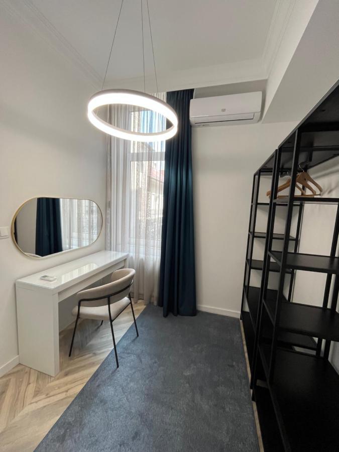Central Gallery Apartment Дебрецен Екстер'єр фото