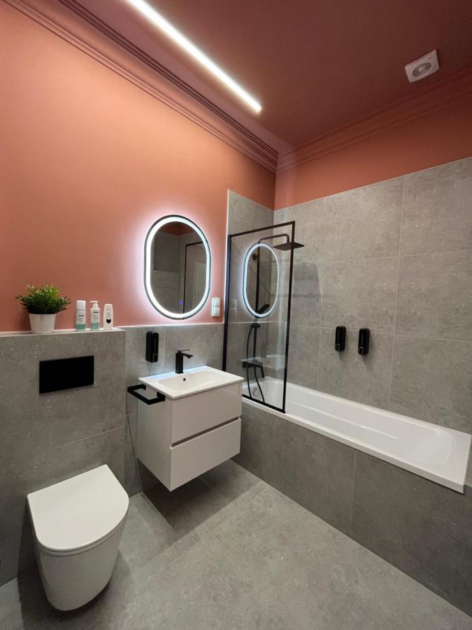 Central Gallery Apartment Дебрецен Екстер'єр фото